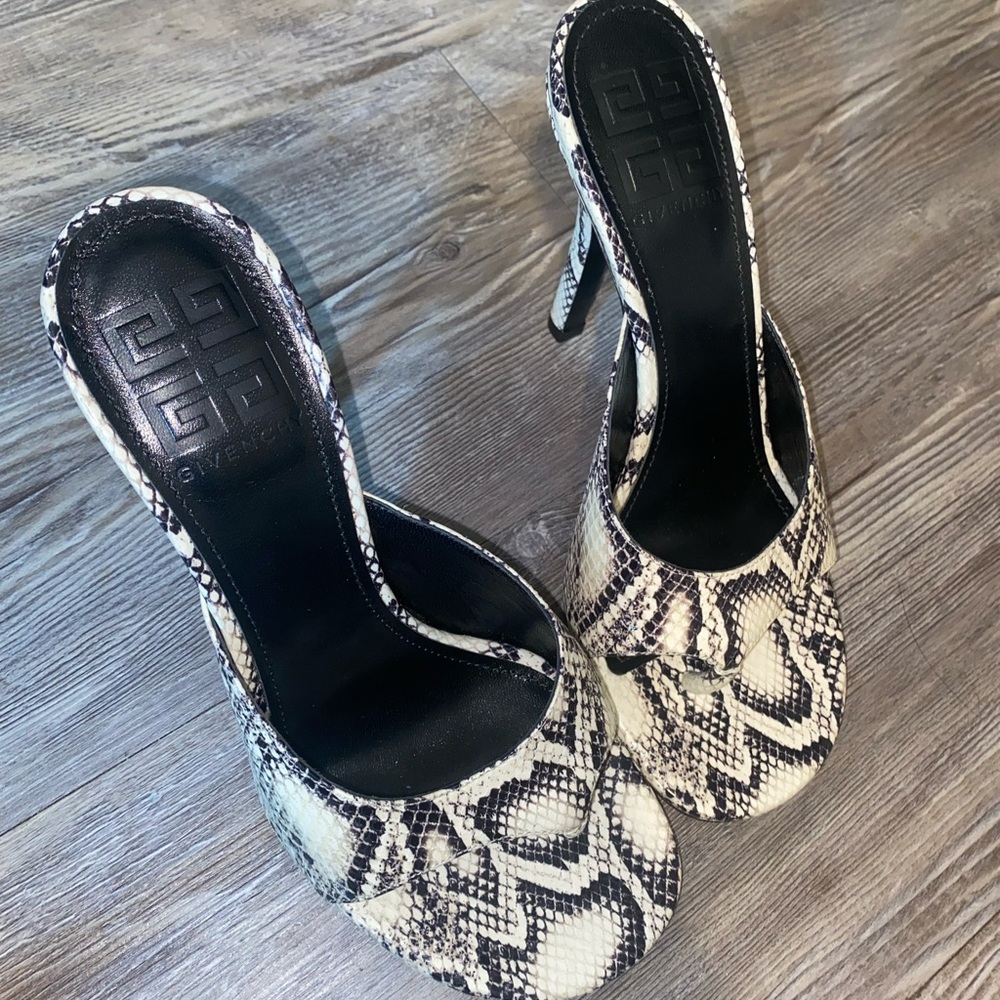 Only worn once